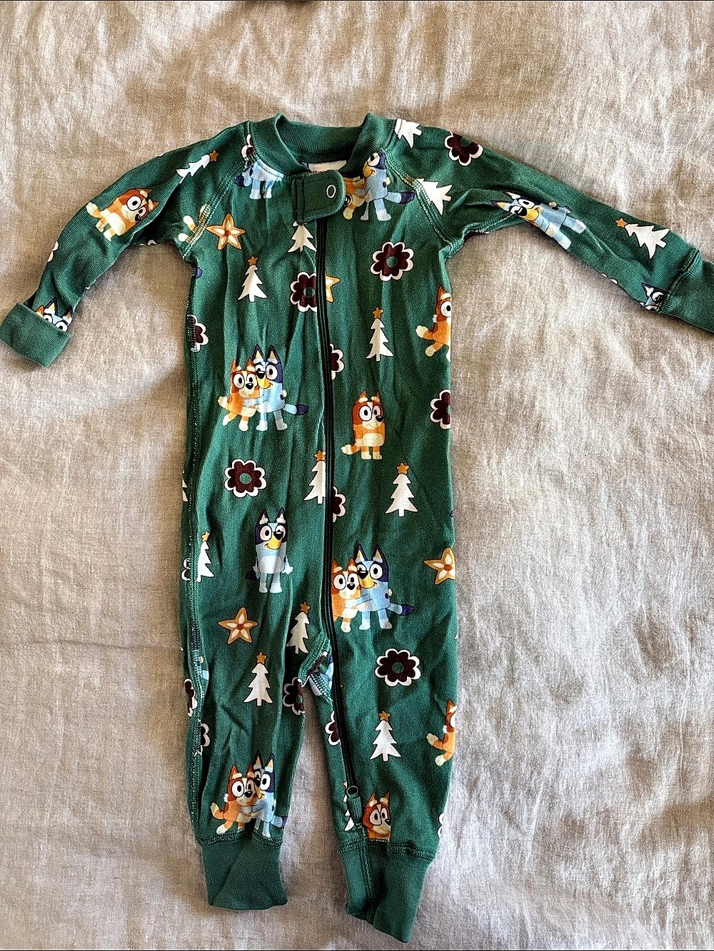 Hannah Andersson Bluey Christmas Pajamas Size 6-12 Months
